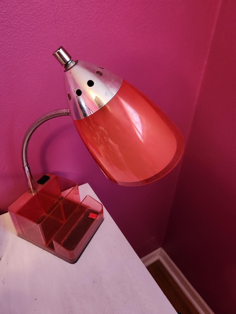 Coral Desk Lamp with Organizer